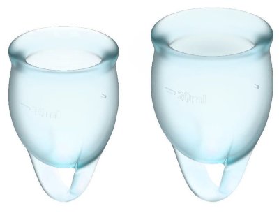 Набор голубых менструальных чаш Feel confident Menstrual Cup Feel confident Menstrual Cup - набор, состоящий из двух менструальных чаш, вместимостью 15 и 20 мл. Изготовлены они из медицинского, приятного на ощупь силикона. Благодаря бесшовной обработке и элегантно расположенной мини-ручке в виде петельки чашка очень проста и приятна в использовании. Менструальная чаша является экологически чистой альтернативой тампонам. Гибкий материал идеально адаптируется к вашим контурам и обеспечивает безопасную гигиеническую защиту на срок до 12 часов. Для более комфортного введения в первые разы можно использовать лубрикант на водной основе. Страна: Германия. Материал: силикон.