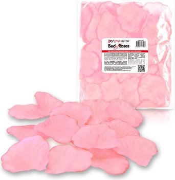 Нежно-розовые лепестки роз Bed of Roses