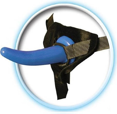 Женский страпон для анальной стимуляции партнёра Beginner s Strap-On for Him - 11,5 см. Длина: 11.5 см. Диаметр: 3 см. Вы уже ласкали и дразнили его языком и пальцем, а теперь он хочет большего! Пусть ваш мальчик получит удовлетворение, о котором он так страстно мечтал. Этот тонкий страпон имеет оптимальный размер для тех, кто еще не искушен в анальном сексе. Он не напугает своим размером вашего партнера, но при этом обеспечит ему острые ощущения. Кроме того, его великолепный изгиб позволит достичь его самой сладкой точки - простаты. Прочные ремни из нейлона легко регулируются. В комплекте: нейлоновый пояс харнесс (S-M-L-XL), синяя насадка из ПВХ, тканевая маска на глаза. Страна: Китай. Материал: поливинилхлорид (ПВХ, PVC).