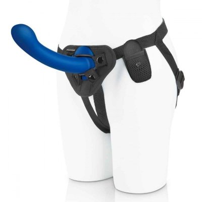 Синяя насадка Remote Control P-Spot G-Spot с черными трусиками - 20 см. Длина: 2 см. Диаметр: 3.9 см. Этот комплект идеален для интенсивного удовольствия. 8-дюймовый силиконовый стимулятор с дистанционным управлением. Он может быть использован как мужчинами для стимуляции точки P, так и женщинами, для стимуляции G-точки. В комплекте вы найдете удобные трусы с креплением для фаллоимитатора, надежно удерживающего его на своем месте, благодаря трем кольцам, размер которого вы подбираете в зависимости от диаметра страпона, а также со специальным кармашком для дистанционного пульта управления. Его шелковисто-гладкая силиконовая текстура создает реалистичные ощущения, которые усиливаются мощными вибрациями этой игрушки, которой можно управлять на расстоянии до 10 метров с помощью прилагаемого беспроводного пульта дистанционного управления. Этот вибрирующий фаллоимитатор также перезаряжается при помощи USB-шнура для легкого повторного использования. Рабочая длина - 19,5 см. Страна: США. Материал: силикон. Батарейки: встроенный аккумулятор.