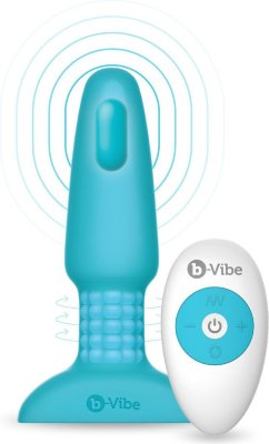 Голубая вибропробка с ротацией шариков RIMMING REMOTE CONTROL PLUG TEAL - 15,2 см. Длина: 15.2 см. Диаметр: 3.8 см. Анальный плаг премиум качества, который собрал в себе функции для идеальной анальной стимуляции. Выполнен из гипоаллергенного и гигиеничного шелковистого силикона, имеет надежное ограничительной основание для безопасного удовольствия. Пробка может управляться с радиопульта, который есть в комплекте (радиус действия до 9 метров), а может управляться кнопкой, расположенной в основании игрушки. Что же такого особенного в этой пробке? Один из самых чувствительных участков анальной зоны расположен в районе сфинктера. Поэтому людям доставляет такое большое удовольствие римминг. В b-Vibe в основании расположены металлические шарики, которые имеют 6 скоростей вращения. При этом в головке плага расположен мощный мотор с 9 различными функциями - низкая, средняя и сильная вибрация, постоянная, волнообразная, пульсирующая и нарастающая вибрация, также колебательный и произвольный режимы. Моторчик в головке и вращение шариков могут работать одновременно, а могут по отдельности. Рабочая длина - 12 см. Время зарядки - 1,5 часа. Время работы - 1,5 часа. При управлении с пульта - нажмите кнопку на самой пробке, когда индикатор замигает, нажмите на кнопку включения на пульте, чтобы устройства синхронизировались. После этого используйте \ +\ и \ -\ для регулировки интенсивности функций. Если хотите сменить функцию моторчика в головке - нажимайте верхнюю кнопку, если скорость шариков в основании - нижнюю кнопку. Чтобы отключить вибрацию головки - зажмите на 3 секунды верхнюю кнопку, чтобы отключить римминг-функцию - зажмите на 3 секунды нижнюю кнопку. Чтобы полностью выключить пульт - задержите на 3 секунды кнопку включения, чтобы полностью выключить плаг - зажмите кнопку на нем на 3 секунды. Ручное управление позволяет использовать 8 режимов, которые переключаются простым нажатием на кнопку в основании плага. Страна: США. Материал: силикон. Батарейки: встроенный аккумулятор.