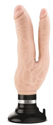 Телесный анально-вагинальный вибратор Cock Vibes - Double Vibe - 17,8 см. Длина: 17.7 см. Двойное удовольствие для вас! Вибромассажер двойного проникновения из мягкого, приятного на ощупь материала. Это прекрасный вариант секс-игрушки как для новичков, так и для опытных пользователей товаров секс-индустрии! Глубокие и мощные вибрации контролируются удобным EZ-циферблатом. Вращающийся контроллер на присоске. Съемное основание на присоске. Длина вагинального отростка - 12 см., диаметр - 4,1 см. Длина анального отростка - 11 см., диаметр - 2,4 см. Страна: Китай. Материал: поливинилхлорид (ПВХ, PVC). Батарейки: 2 шт., тип AA.