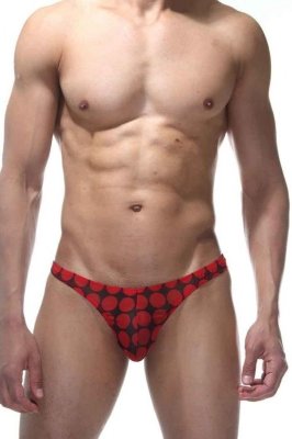 Мужские трусы-тонга в крупный горох Мужские трусы-тонга в крупный горох Мужские трусы-тонга из тонкой ткани в крупный горох. Страна: Турция. Материал: 85% полиэстер, 15% эластан.