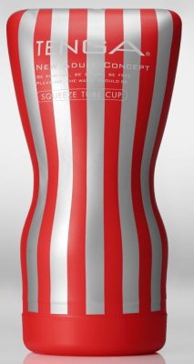 Мастурбатор TENGA Squeeze Tube Cup Длина: 15.5 см. Диаметр: 8.3 см. Премьера 2021 года - обновленная линейка хитовых мужских стимуляторов TENGA CUP. Основные отличия от первой серии CUP: - Измененный внутренний рельеф, теперь радикально отличающийся в зависимости от цвета корпуса. - Обновленный внешний дизайн и измененная эргономика корпусов. - Три уровня интенсивности стимуляции в зависимости от цвета корпуса. Squeeze Tube Cup - самый податливый мастурбатор из линейки Cup имеющий легко сгибаемый корпус, за счет чего вы можете самостоятельно контролировать силу сжатия и интенсивность стимуляции, а также распределять ее по стволу полового члена, так как вам будет угодно. Держите ситуацию в своих руках! Красный корпус - золотая середина, классика мужской стимуляции от Tenga. Разработано в Японии для одноразового использования. Страна: Япония. Материал: термопластичный эластомер (TPE).
