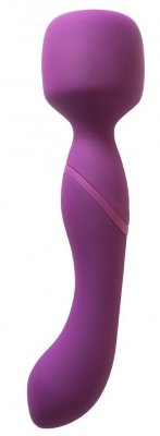 Фиолетовый двусторонний вибромассажер Heating Wand с нагревом - 22 см. Длина: 22 см. Диаметр: 5.5 см. Двусторонний Wand изготовлен из гипоаллергенного силикона и полностью водонепроницаем. Два мощных перезаряжаемых мотора Wand имеют по 10 режимов глубокой вибрации, а подвижная головка способна нагреваться до 42 градусов за 5 минут. Игрушка оснащена индикатором уровня заряда батареи - кнопки подсвечиваются, когда заряд достигает отметки в 15%. Heating Wand идеально подойдёт для массажа, а также эффективно простимулирует клитор и любые внешние эрогенные зоны. Проникающая часть идеальна для вагинальной и анальной стимуляции. Для включения удерживайте кнопку карамельки на передней панели игрушки в течении 3 секунд. Когда игрушка включена - кнопки начинают светиться. Стрелка наверх отвечает за мотор головки, стрелка вниз - за мотор проникающей части. Легкое нажатие стрелок позволяет переключать режимы вибрации. Кнопка нагрева расположена на задней стороне игрушки, под магнитной панелью для зарядки. Удержание в течении 3 секунд данной кнопки в виде огонька включает режим нагрева. Процесс нагрева начинается сразу. Диаметр рукояти - 4 см. Страна: Китай. Материал: силикон. Батарейки: встроенный аккумулятор.