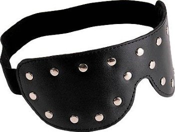Черная кожаная маска на глаза с заклепками