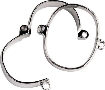 Металлические наручники на замке