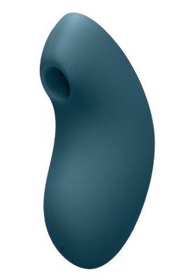 Синий вакуум-волновой вибростимулятор Vulva Lover 2 Длина: 12 см. Люби свою вульву, люби себя! Погрузись в блаженство с Vulva Lover 2, совершенно новым двойным вибратором Air Pulse. Vulva Lover 2 прочно и легко держится и сочетает две функции в одном устройстве, он идеально подходит как для начинающих, так и для ценителей! Его слегка закругленная форма погрузит тебя в полное блаженство. Ты получишь максимальную отдачу от своего Vulva Lover 2, благодаря его двум независимо управляемыми двигателям, дающим тебе индивидуальный контроль над 11 настройками Air Pulse и 10 настройками вибрации. Его компактные размеры позволят тебе с легкостью брать своего любовника с собой в дорогу! Vulva Lover 2 изготовлен из безопасного для здоровья силикона, водонепроницаем (IPX7) и перезаряжается. Страна: Германия. Материал: силикон. Батарейки: встроенный аккумулятор.
