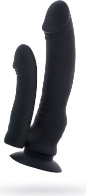 Чёрный вибратор для двойного проникновения - 19,5 см. Длина: 19.5 см. Вибратор для двойного проникновения можно использовать как соло, так и в паре. Для одиночного использования прикрепите его к ровной поверхности с помощью присоски, для получения наслаждения в паре используйте трусы для страпона. Вибропулька в меньшем фаллосе сделает анальное проникновение более пикантным. Длина анального отростка - 12 см., диаметр - 2,5 см. Длина вагинального отростка - 18 см., диаметр - 3,5 см. Страна: Китай. Материал: силикон. Батарейки: 3 шт., тип L736 (LR41, SR41).