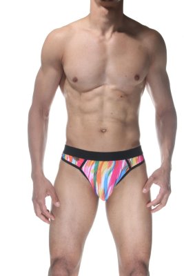 Мужские трусы-стринги с принтом в виде мазков краски Мужские трусы-стринги с принтом в виде мазков краски Мужские трусы-стринги с принтом в виде мазков краски. Страна: Турция. Материал: 95% полиэстер, 5% эластан.