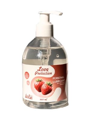 Лубрикант на водной снове Love Protection Strawberry с ароматом клубники - 300 мл. Лубрикант с ароматом клубники на водной основе не содержит калорий. Обеспечивает мягкое скольжение. Только пищевые компоненты в составе. Без красителей. Подходит для использования с презервативами и интимными игрушками. Легко смывается водой. легкими движениями нанесите лубрикант перед половым актом. Необходимое количество лубриканта подбирается индивидуально. После нанесения тубу следует плотно закрыть. вода очищенная, глицерин, гидроксиэтилцеллюлоза, бензоатнатрия, сорбат калия, пропиленгликоль, ароматизатор пищевой, сахаринат натрия, лимонная кислота. Страна: Россия. Объем: 300 мл.
