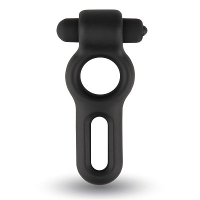 Черное двойное эрекционное виброкольцо Rooster Drake Rooster Drake — это двойное кольцо для члена из мягкого силикона с вибрирующей пулей, которое доставит вам и вашей партнерше удовольствие от вибраций. Его конструкция позволяет охватить пенис и мошонку разными способами и наслаждаться вибрациями у основания полового члена или за мошонкой. Вы можете носить оба кольца за пенисом и мошонкой так, чтобы вибростимулятор находился у основания эрегированного полового члена, или за мошонкой, или так, чтобы одно кольцо было вокруг члена и мошонки, а другое - дополнительно вокруг полового члена или мошонки. Найдите именно ваш способ применения, чтобы получить максимальное удовольствие. Внешний диаметр - 3 и 4,5 см. Внутренний диаметр - 2,5 и 3,5 см. Страна: Китай. Материал: силикон. Батарейки: есть в комплекте.