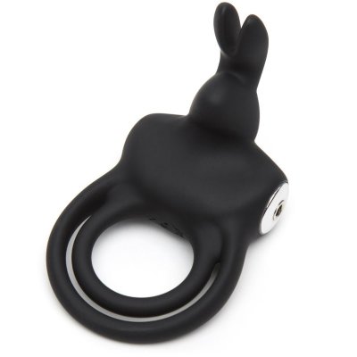 Черное эрекционное виброкольцо Happy Rabbit Cock Ring Длина: 9.5 см. Мужское эрекционное кольцо от Happy Rabbit станет настоящим союзником во время страстной и продолжительной близости! Надежно удержит максимально крепкую эрекцию и продлит время удовольствия! А еще - дополнительно простимулирует партнершу и усилит ее оргазм за счет глубокой вибрации. Страна: Китай. Материал: силикон. Батарейки: встроенный аккумулятор.