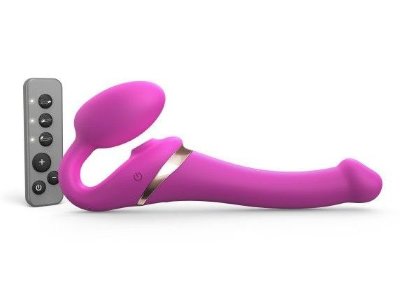 Ярко-розовый безремневой страпон Multi Orgasm Size S с клиторальной стимуляцией Подчеркивая наследие Strap-on-me своим культовым дизайном, Multi Orgasm сочетает в себе элегантность и современность. Вибрирующий страпон изготовлен из нежного силикона, без швов, с текстурой софт-тач для комфортного проникновения. Он оснащен 3 моторами, которыми можно независимо управлять на расстоянии с помощью пульта дистанционного управления, что обеспечивает небывалую мощность и яркость эмоций! Мотор внутри активного конца страпона стимулирует пассивного партнера. Мотор в зоне фиксирующей части активного партнера - для яркой стимуляции зоны G. Третий мотор в зоне, прилегающей к зонам вульвы и входа во влагалище активного партнера. А помимо этого оркестра ощущений, модель Multi Orgasm дополнена посасывающей стимуляцией с подвижным язычком в области клитора, что в сочетании с вибрацией подарит вам крышесносные оргазмы! Дистанционное управление на расстоянии до 10 метров. 100% водонепроницаемый. 3 режима и 3 скорости вибрации. 3 режима и 3 скорости вакуумной стимуляции. Рабочая длина - 14,7 см, диаметр - 3,4 см. Диаметр вагинальной пробки - 3,9 см. Страна: Китай. Материал: силикон. Батарейки: встроенный аккумулятор.