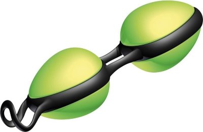 Зелёные вагинальные шарики на чёрной сцепке Joyballs Secret Диаметр: 3.7 см. Вагинальные шарики, выполненные из 100% силикона со смещенным центром тяжести, с эргономичной формой для чувственного перемещения в оба направления. Специальная форма предназначена для более комфортного введения, а двойная петля-цепь лучше тренировать внутренние отделы вагинальных мышц при тренировке. Страна: Германия. Материал: Silikomed.