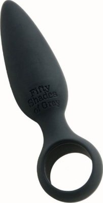 Чёрная анальная пробка Butt Plug - 10,8 см. Длина: 10.8 см. Диаметр: 2.2 см. Чёрная конусообразная пробка с ручкой-кольцом – ваш шанс получить максимум удовольствия от анальных ласк. Благодаря узенькому кончику стимулятор входит в анус максимально нежно, что особенно важно новичкам в деле анальных утех. Из-за идеально гладкой поверхности и упругости тельца плаг будет скользить внутри попки легко и чувственно одновременно. Рабочая длина - 8 см. Страна: Великобритания. Материал: силикон.