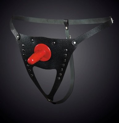 Черные кожаные универсальные трусики со штырьком для насадок и вырезом Изготовлены из натуральной кожи. При производстве используется никелированная фурнитура. Размер регулируется ремешками, которые крепятся на бёдрах (от 42 до 50 размера). В комплект входит съёмный пластиковый плаг для насадок. Идеально подходит для использования, как мужчиной, так и женщиной. Длина плага - 6,8 см. Страна: Россия. Материал: натуральная кожа.