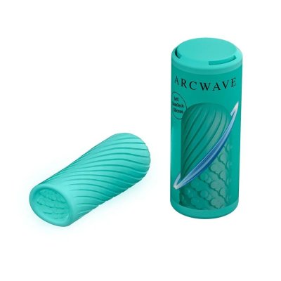 Мятный двусторонний мастурбатор Arcwave Ghost Pocket Stroker Длина: 1 см. Диаметр: 4 см. Arcwave Ghost Pocket Stroker — это компактный, удобный и сбалансированный мастурбатор, разработанный для того, чтобы доставлять ни с чем не сравнимое удовольствие, попадая точно в цель. Мастурбатор имеет 2 структуры, чтобы поменять ее, достаточно просто вывернуть его наизнанку. Поддерживать свежесть и чистоту мастурбатора совсем несложно. Силиконовая поверхность Arcwave CleanTech очень гладкая и легко чистится! Силикон CleanTech является гипоаллергенным, медицинским и устойчивым к ультрафиолетовому излучению, что делает его более гигиеничным и долговечным, чем обычные силиконы, представленные на рынке. Arcwave Ghost Pocket Stroker идеально помещается на ладони, позволяя контролировать оргазм одной рукой. Благодаря тонкому дизайну его можно хранить незаметным или носить с собой для быстрого доступа в любое время. Внутренний диаметр - 3,3 см. Страна: Китай. Материал: силикон.