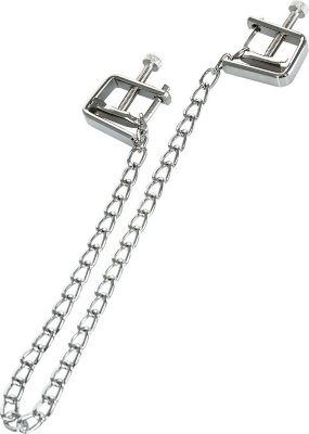 Серебристые зажимы для сосков Theatre с цепочкой Зажимы-тиски - классическая форма для стимуляции сосков. Сила сжатия регулируется болтиком, что позволяет постепенно менять давление. Страна: Китай. Материал: металл.