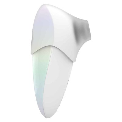 Белый клиторальный таппинг-стимулятор Pandora с насадкой для вакуумной стимуляции Длина: 12 см. Hot Planet Pandora — компактный стимулятор для эрогенных зон. В отличие от многих других игрушек, Pandora не вибрирует: она стимулирует эрогенные зоны пульсирующей мембраной. Такой тип стимуляции напоминает постукивающие прикосновения пальцев. Дополнительная насадка позволит превратить Pandora в вакуумный стимулятор клитора и других внешних эрогенных зон. Небольшой размер игрушки и ее сдержанный дизайн позволят брать ее с собой куда угодно. У Pandora простое управление с помощью всего одной кнопки: долгое нажатие включает/выключает игрушку, а короткие нажатия переключают режимы таппинг-стимуляции. Страна: Китай. Материал: анодированный пластик, силикон. Батарейки: встроенный аккумулятор.