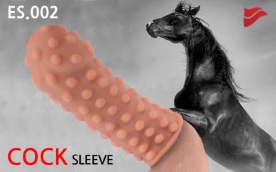 Насадка на фаллос с бугорками по поверхности - 14,7 см. Длина: 14.7 см. Диаметр: 4.3 см. Увеличивающая насадка с впечатляющей дополнительной стимуляцией решает сразу 3 задачи: дарит удовольствие обоим партнерам, позволяет экспериментировать с секс-игрушками и выводит интимную жизнь на более высокий уровень. Желанное разнообразие. Насадка придает члену внушительный объем и новую форму, поэтому как нельзя лучше подходит для сценариев - секс с незнакомцем. При этом выразительный рельеф с выпуклыми пузырьками привносит незабываемый эффект новизны в ощущения партнерши. Зашкаливающее удовольствие для двоих. В то время как женщина испытывает потрясающее чувство наполненности и получает интенсивную стимуляцию стенок влагалища, мужчина наслаждается более продолжительным половым актом и возбуждающими оргазмами партнерши. Яркие эксперименты. Киберкожа прекрасно передает всю мощность вибраций, поэтому насадку можно использовать не только с партнером, но и с любимым вибратором. Вы также оцените как она превосходно тянется и легко надевается на член, обеспечивая при этом плотное и комфортное прилегание. Как быстро принимает температуру тела и насколько она приятна на ощупь. Страна: Корея. Материал: термопластичный эластомер (TPE).