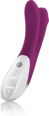 Двойной лиловый вибратор Mystim Bon Aparte - 25 см. Длина: 25 см. Диаметр: 4.3 см. Лиловый водонепроницаемый вибратор Mystim Bon Aparte с двумя моторчиками… О, такое имя ему дано не случайно. Он, действительно, завоеватель – правда, не стран, а территорий. Проникая в лоно, он каждую его клеточку подчиняет себе – мощная вибрация (всего 8 режимов) заставляет их трепетать от удовольствия. Раздвоенный ствол усиливает ощущение наполненности, а также гарантирует чувственную стимуляцию точки G. Шелковистая поверхность из медицинского силикона способствует непревзойдённому скольжению игрушки внутри тела. Внимание: новое устройство поставляется с включенной блокировкой кнопок, поэтому перед первым использованием блокировку нужно отключить. Чтобы включить или отключить блокировку кнопок, одновременно нажмите и удерживайте кнопку вибрации и кнопку «-» или «+» в течение 3 секунд (при этом кнопки несколько раз кратковременно мигнут). Страна: Германия. Материал: силикон. Батарейки: встроенный аккумулятор.