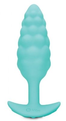Мятный рельефный анальный виброплаг Bump - 13,5 см. Длина: 12 см. Диаметр: 3.5 см. Знакомьтесь с новыми анальными плагами от B-vibe - коллекция из трех восхитительно интересных текстурных пробок, разработанных секс-педагогом Зоэ Лигон. Отойдя от гладких, обтекаемых форм, бренд выпустил эти яркие, нежные и текстурированные пробки с вибрацией, чтобы дать нам выбор и лучшие ощущения! Плотная текстура с выпуклыми неровностями предназначена для массажа сфинктера, когда игрушка входит и выходит из тела, обеспечивая при этом двойную стимуляцию. 6 шаблонов вибрации и беспрерывная работа в течение часа наверняка удовлетворит ваши запросы. Все плаги b-Vibe гипоаллергенны и изготовлены из высококачественного 100% безопасного силикона, чтобы обеспечить не только комфорт, но и безопасность. Мягкая, бесшовная поверхность легко очищается и не боится капель воды, а магнитная зарядка позволяет быстро и легко установить гаджет на подзарядку. Страна: США. Материал: силикон. Батарейки: встроенный аккумулятор.