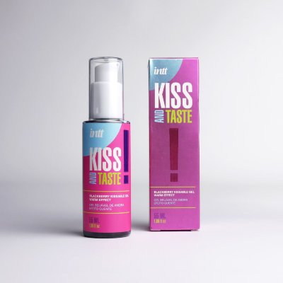 Массажный гель для тела Kiss and Taste - 55 мл. Массажный гель с разогревающим эффектом и ароматом ежевики. Для тех, кто любит экспериментировать и получать яркие ощущения! Что делает этот гель особенным? Разогревающий эффект усиливает чувствительность и страсть. Сочный шлейф ежевики делает ласки еще приятнее. Нежная текстура легко наносится и не липнет. Безопасный состав подходит для использования с презервативами и игрушками. Как использовать? Нанесите небольшое количество геля на кожу. Легкими движениями распределите по нужной зоне. Наслаждайтесь постепенным разогревом и сочным ароматом. глицерин, пропиленгликоль, вода, ароматизатор, бензоат натрия, сахаринат натрия, феноксиэтанол, динатрий ЭДТА, лаурат глицерина, СI 14700, CI 42090. Страна: Португалия. Объем: 55 мл.