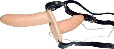 Телесный женский страпон с вагинальной пробкой Strap-On Duo - 15 см. Длина: 15 см. Диаметр: 3.5 см. Телесный страпон с двумя вибраторами и с черными съемными ремнями из искусственной кожи. Оба вибратора управляются выносным пультом. Длина вагинальной пробки - 10 см., диаметр - 3,5 см. Страна: Китай. Материал: латекс. Батарейки: 4 шт., тип AA.
