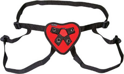 Трусики с красным сердечком для страпона Трусики-джоки с регулирующимся с помощью пряжек размером. На красном мягком сердце - 2 кольца разного размера для крепления стимуляторов. Диаметр колец - 4 и 3 см. Страна: США. Материал: 100% полиэстер.