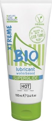 Интимный увлажняющий гель BIO SuperGlide Xtreme - 100 мл. Органический интимный гель БИО на водной основе, для улучшения скольжения и устранения сухости в интимных зонах. Гель создан из натуральных органических ингредиентов, подходит для использования веганами. В основе – натуральный компонент – красные морские водоросли каррагенан. Масло оливы и энотеры увлажняют и питают нежную кожу, витамин Е оказывает успокаивающий эффект. Экстракт зверобоя препятствует появлению микротрещин. Упаковка изготовлена из 100% биоразлагаемого материала – тростникового сахара. Вода, глицерин, каприлил гликоль/кополимер себациновой кислоты, сукцинат натрия , хондрус курчавый (каррагинан), масло энотеры двухлетней, полиглицерил-10 лаурат, бензоат натрия, масло оливы, дегидроксантановая камедь, лимонная кислота, экстракт листьев зверобоя,токоферол. Страна: Австрия. Объем: 100 мл.