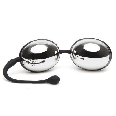 Серебристо-черные вагинальные шарики Inner Goddess Silver Jiggle Balls Длина: 20.3 см. Диаметр: 3.6 см. Серебристо-черные вагинальные шарики Inner Goddess Silver Jiggle Balls. Рабочая длина - 10,1 см. Вес - 67 гр. Страна: Великобритания. Материал: анодированный пластик, силикон.