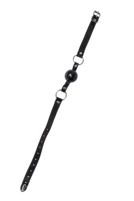 Черный кляп Love Addict на замочке Длина: 63.5 см. Вы господин – заставь свою рабыню молчать, делай с ней все, что пожелаешь, свои самые потайные желания, все, пока она не может говорить. Он дарит беспомощность, заставляет сердце биться сильнее. Это лишь элемент роли, который не несет серьезных физических ограничений. Это вариант для психологического унижения. Идеальное переживание для новичков. Любая бондаж сессия не будет доведена до логического конца, если у вас не будет под рукой этого замечательного кляпа. Ширина ремней - 2 см. Диаметр шара - 4,5 см. Страна: Китай. Материал: поливинилхлорид (ПВХ, PVC).