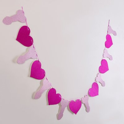 Гирлянда «Любовь» - 3 м. Длина: 3 см. Гирлянда «Любовь» из 14 элементов. Страна: Россия. Материал: бумага.