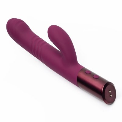 Фиолетовый вибратор Selove Thrusty - 24,4 см. Длина: 24.4 см. Диаметр: 3.6 см. Thrusty — эффектный вибратор в форме кролика, созданный для того, чтобы удовлетворить любую фантазию. Плавные изгибы и мощь конструкции обеспечивают максимальную стимуляцию точки G и трепетные вибрации клитора. Почувствуйте каждое движение и окунитесь в многослойное наслаждение. Персонализированная стимуляцияThrusty сочетает в себе: • 10 режимов вибрации для клитора • 10 режимов толчков + вибрации для точки G Головка с плавными контурами обеспечивает целенаправленную внутреннюю стимуляцию с тремя скоростями движения, а культовый кролик дразнит вас трепетными вибрациями, создавая полное погружение. Вы можете использовать каждый мотор по отдельности или вместе, создавая индивидуальный опыт, адаптированный под ваш ритм и предпочтения. Эргономичный дизайн и интуитивное управление делают Thrusty лёгким и комфортным в использовании. Страна: Китай. Материал: силикон. Батарейки: встроенный аккумулятор.
